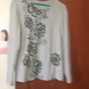 Shirt sz xl in excellent shape worn once.  Bundle